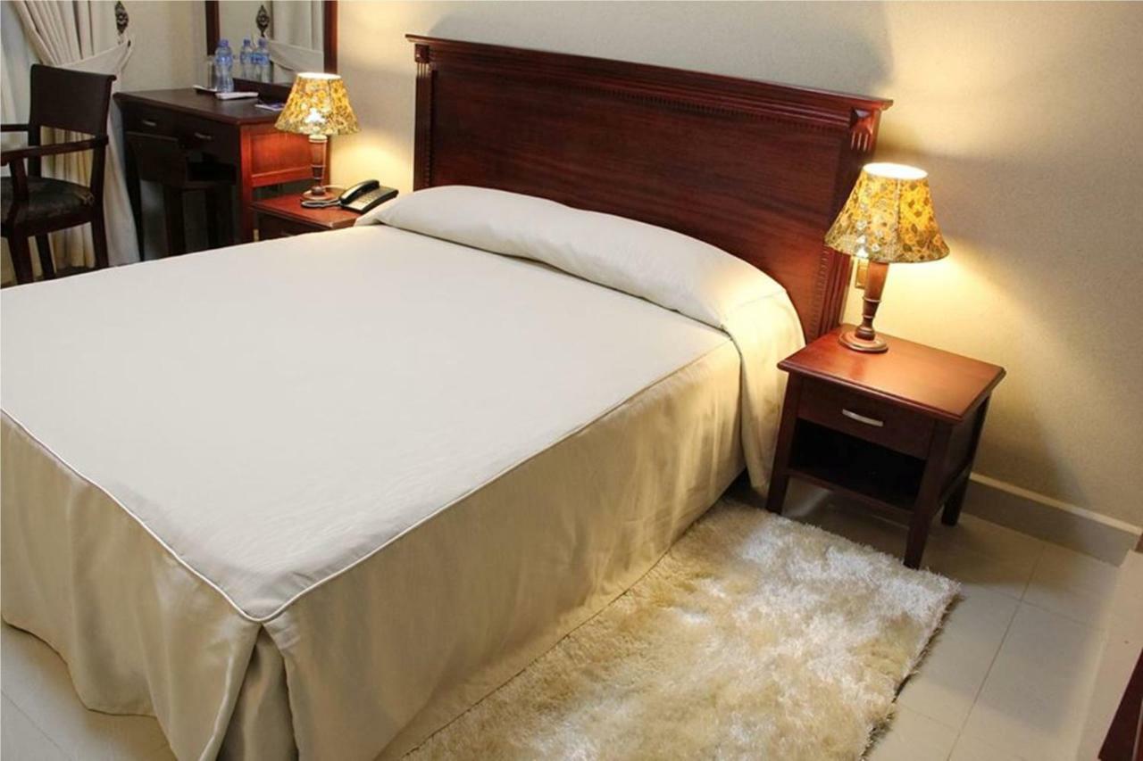 Sapphire Hotel Entebbe Kigo Kajansi Luaran gambar