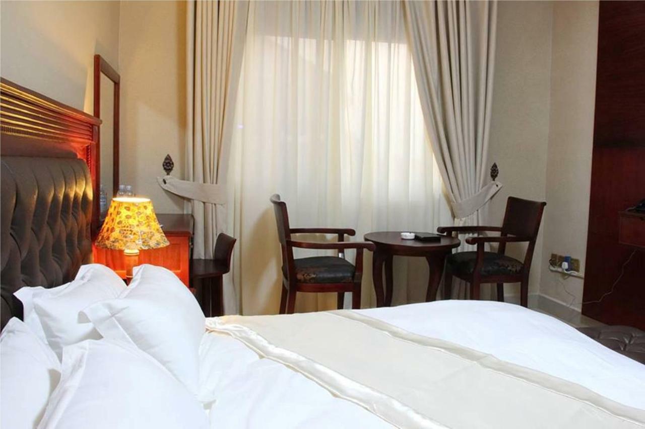 Sapphire Hotel Entebbe Kigo Kajansi Luaran gambar