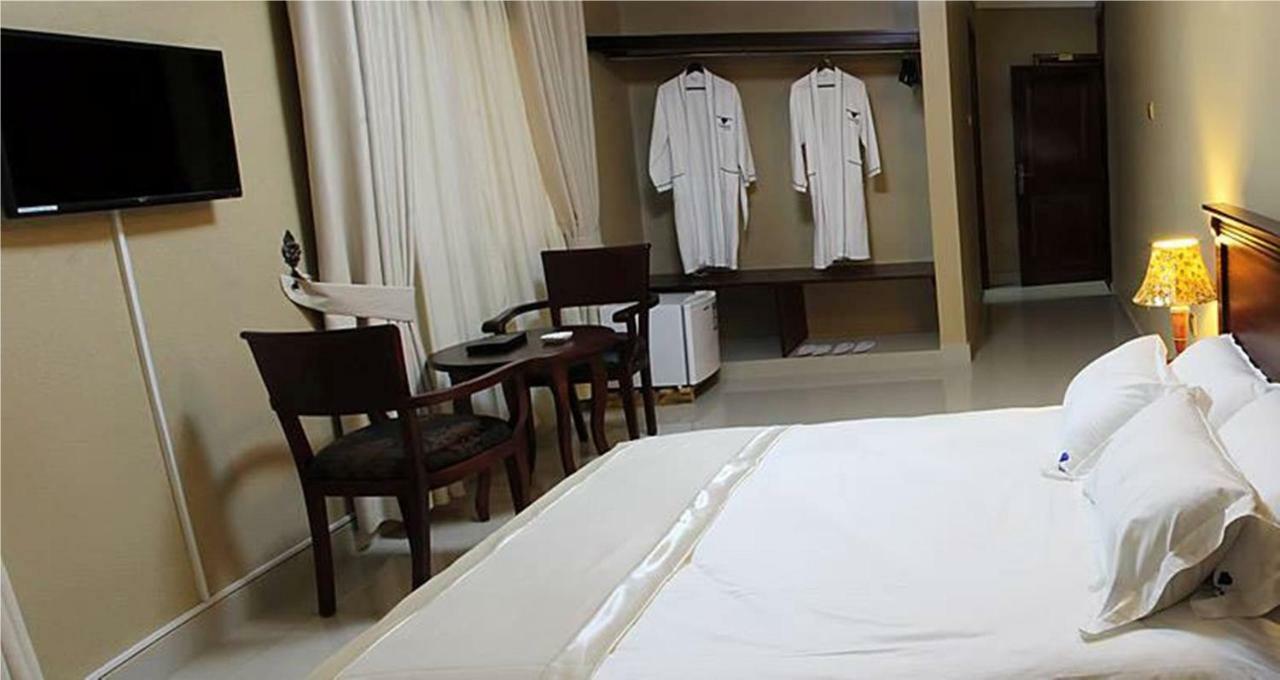 Sapphire Hotel Entebbe Kigo Kajansi Luaran gambar